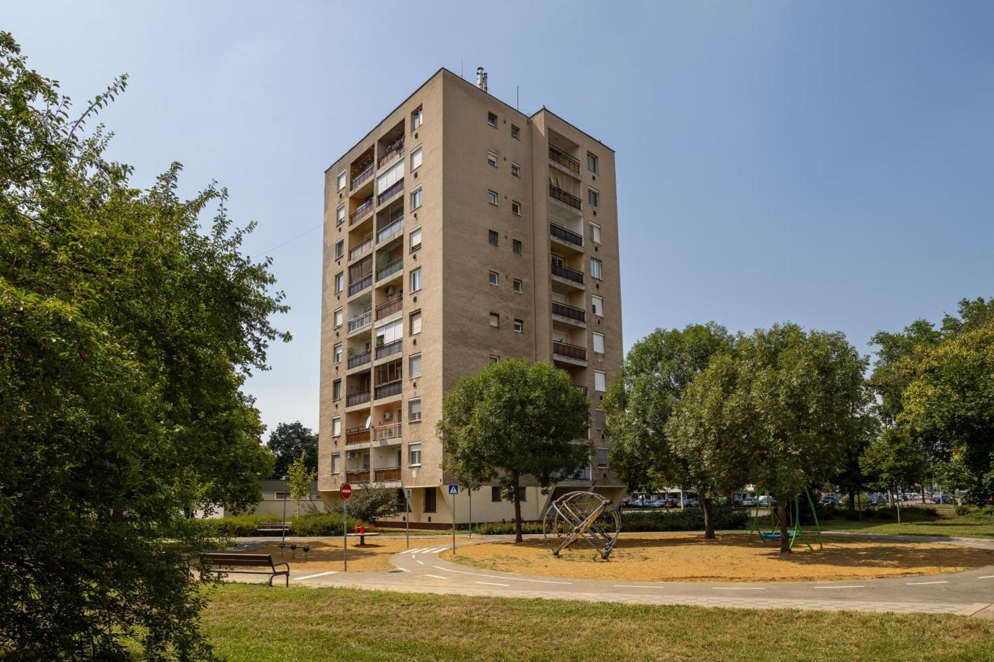 Malompark Apartman With Free Parking Дебрецен Екстер'єр фото