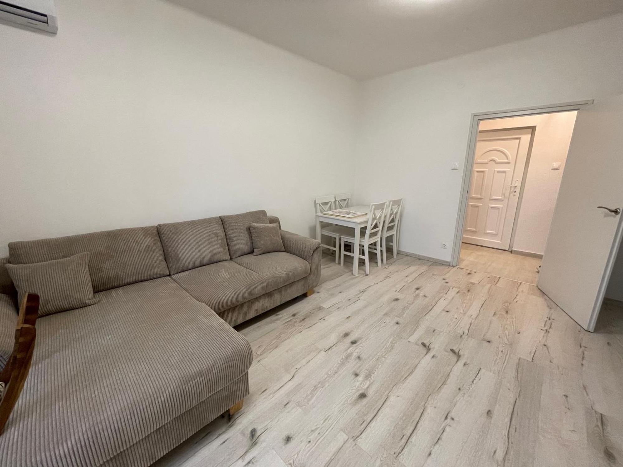 Malompark Apartman With Free Parking Дебрецен Екстер'єр фото